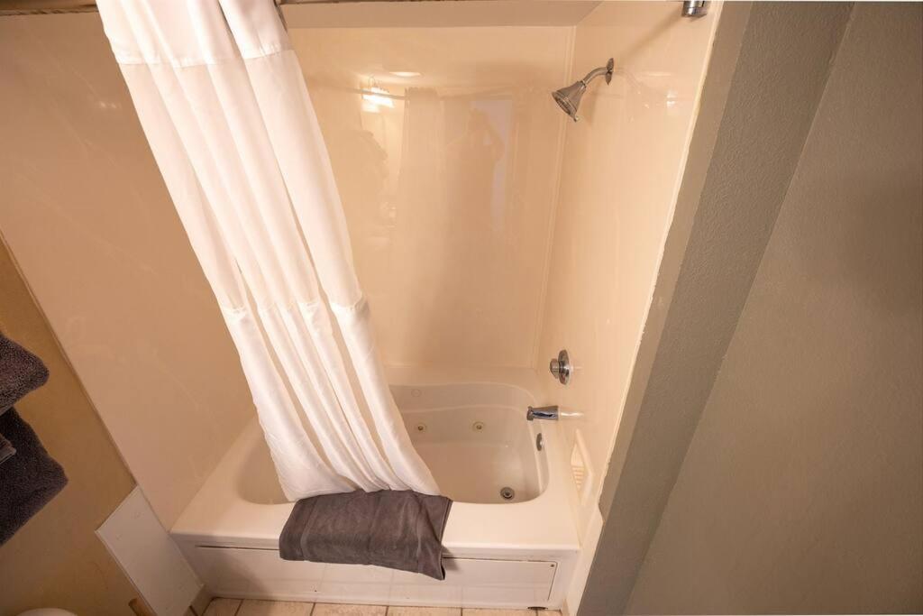 Vila Baywatch Renovated, Unobstructed Oceanfront Views! Myrtle Beach Exteriér fotografie